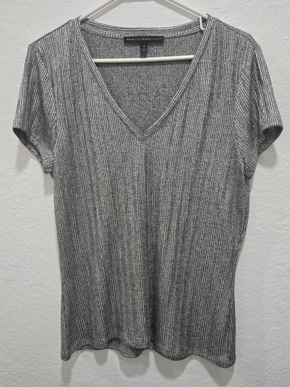 White House Black Market Silver Metallic V-Neck Ribbed Short Sleeve Top. Size M